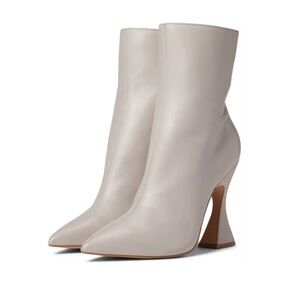 NWOT - Steve Madden Vivy Bootie in Grey Leather